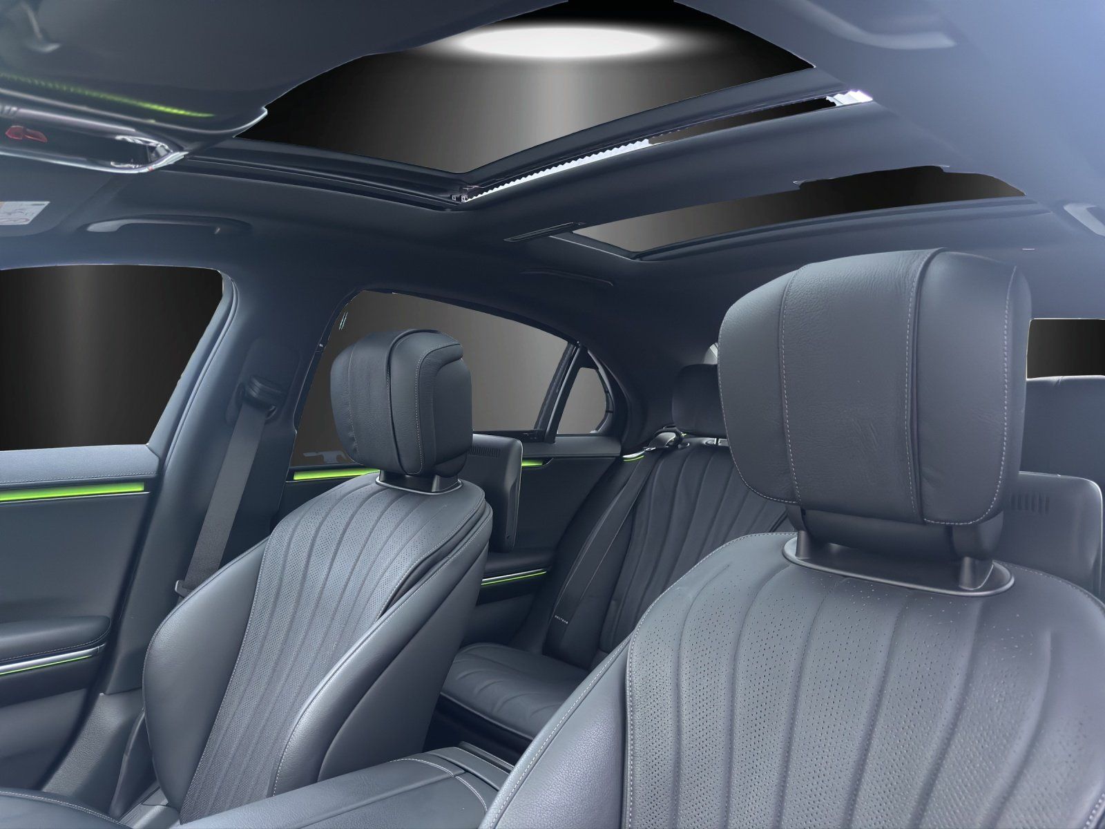 Fahrzeugabbildung Mercedes-Benz S500 4M L FirstClass 4xMassage FondTV Pano Chauf