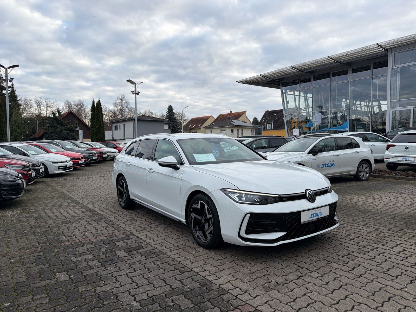 Passat Variant R-Line TDi DSG Navi AZV Matrix