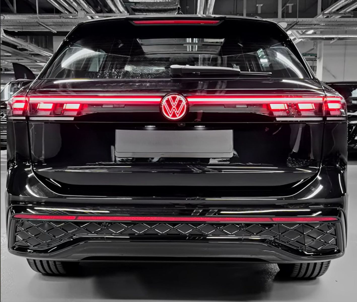 Volkswagen 26%, 2026 Tiguan 2.0 TDI 142 kW 4M, R-Line, HUD imagem 2