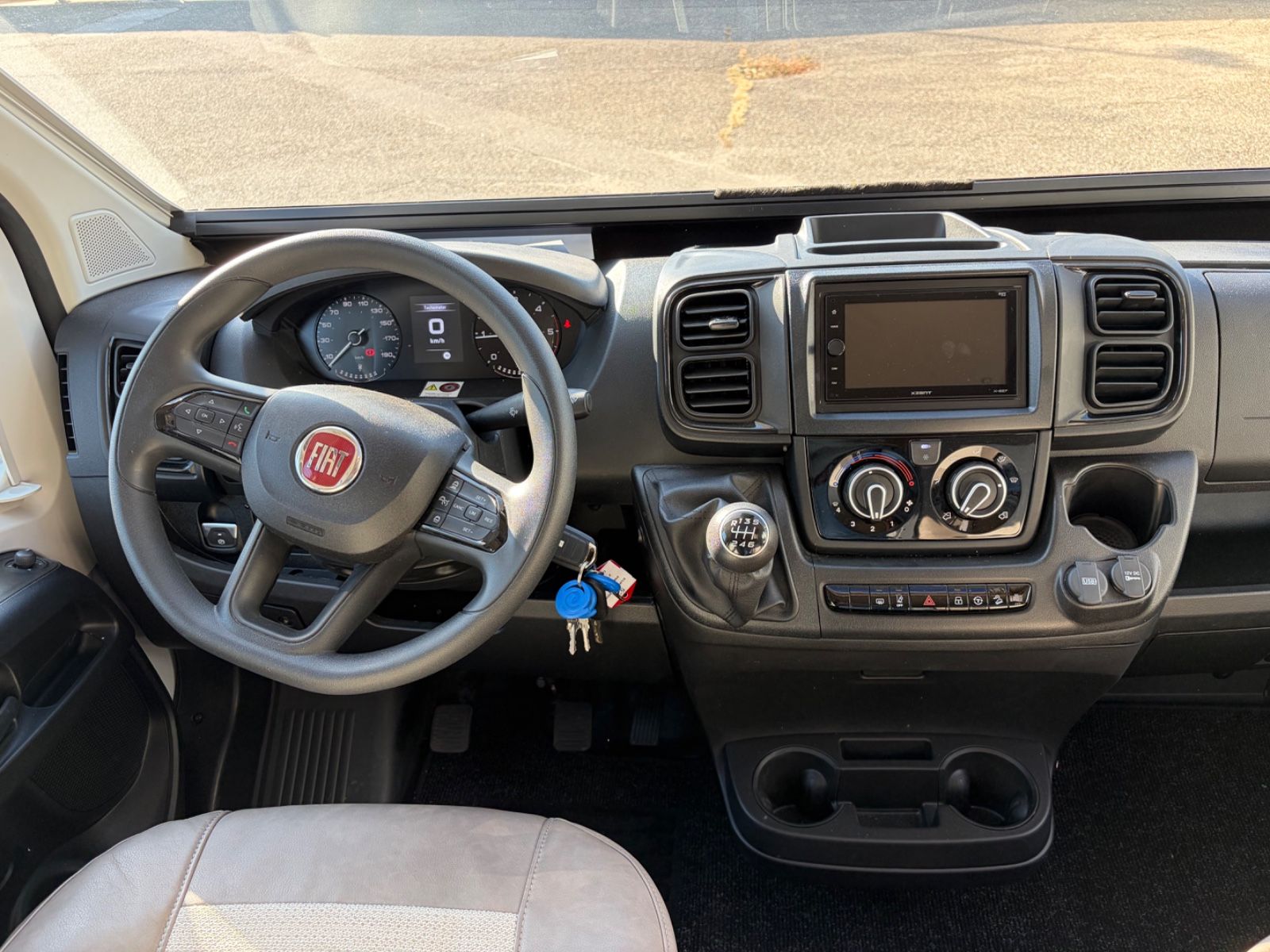 Fahrzeugabbildung Eura Mobil Profila RS 695 EB