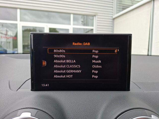 Q2 35 TFSI ADVANCED CAM+SHZ+LED