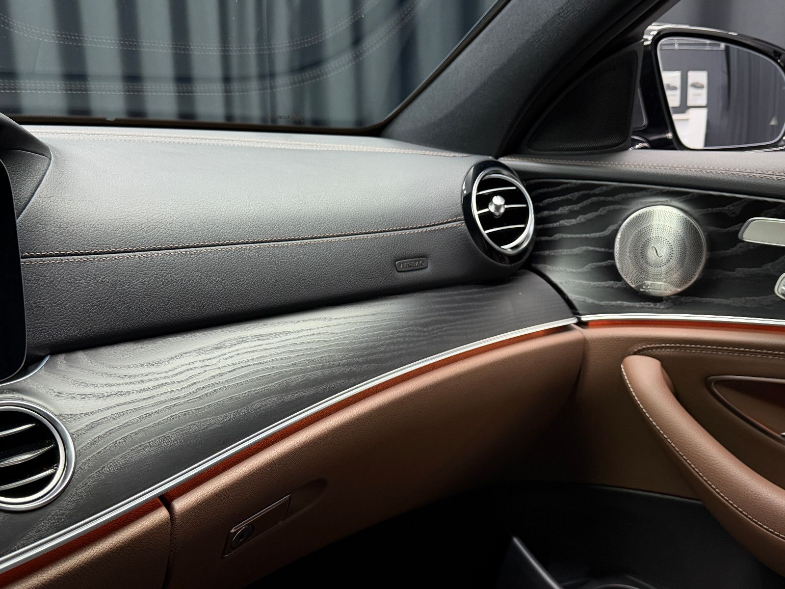 Fahrzeugabbildung Mercedes-Benz E 300 de T-Modell |BURMESTER|MULTIBEAM-LED