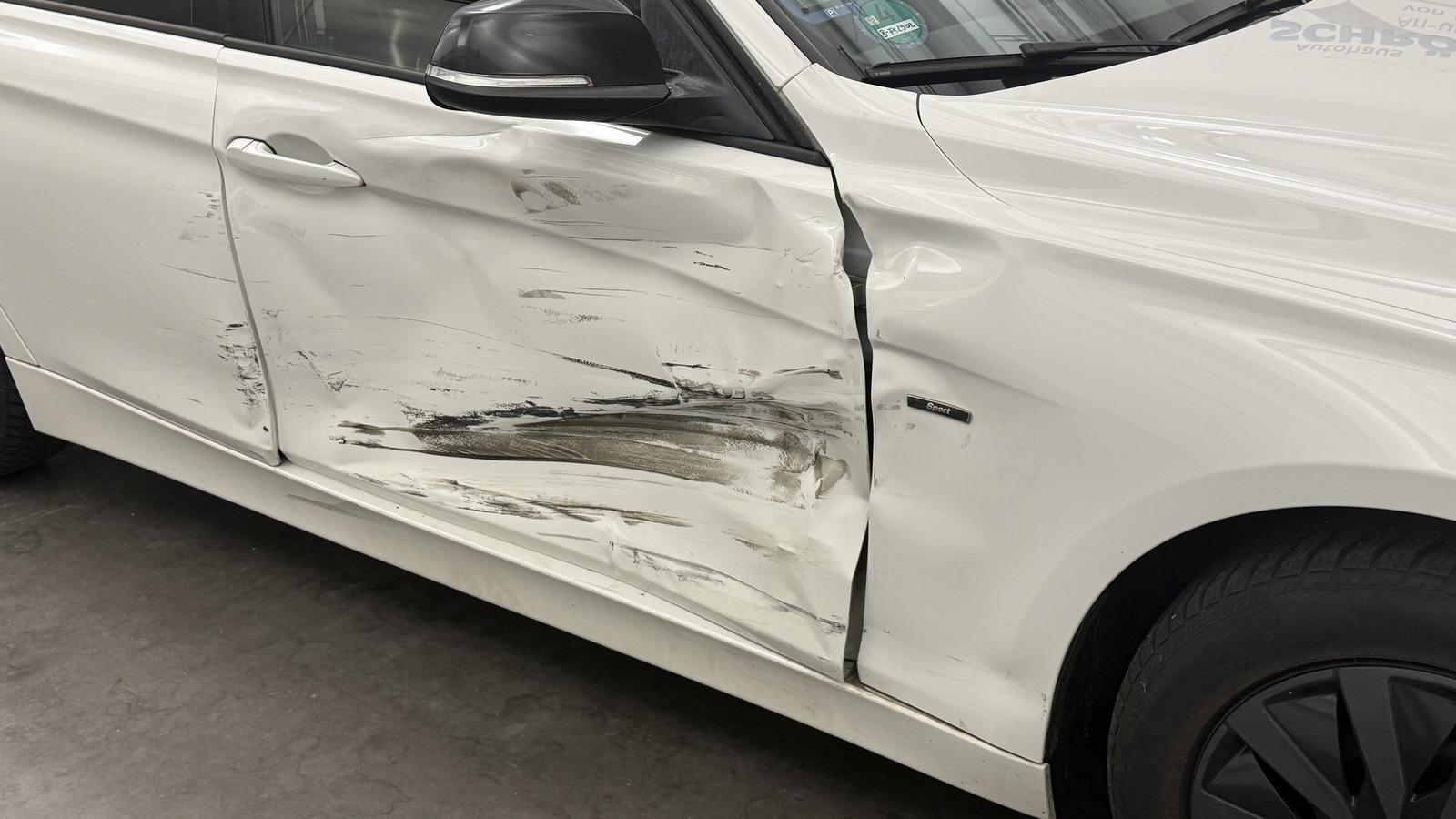 BMW 320 2012 — photo 14