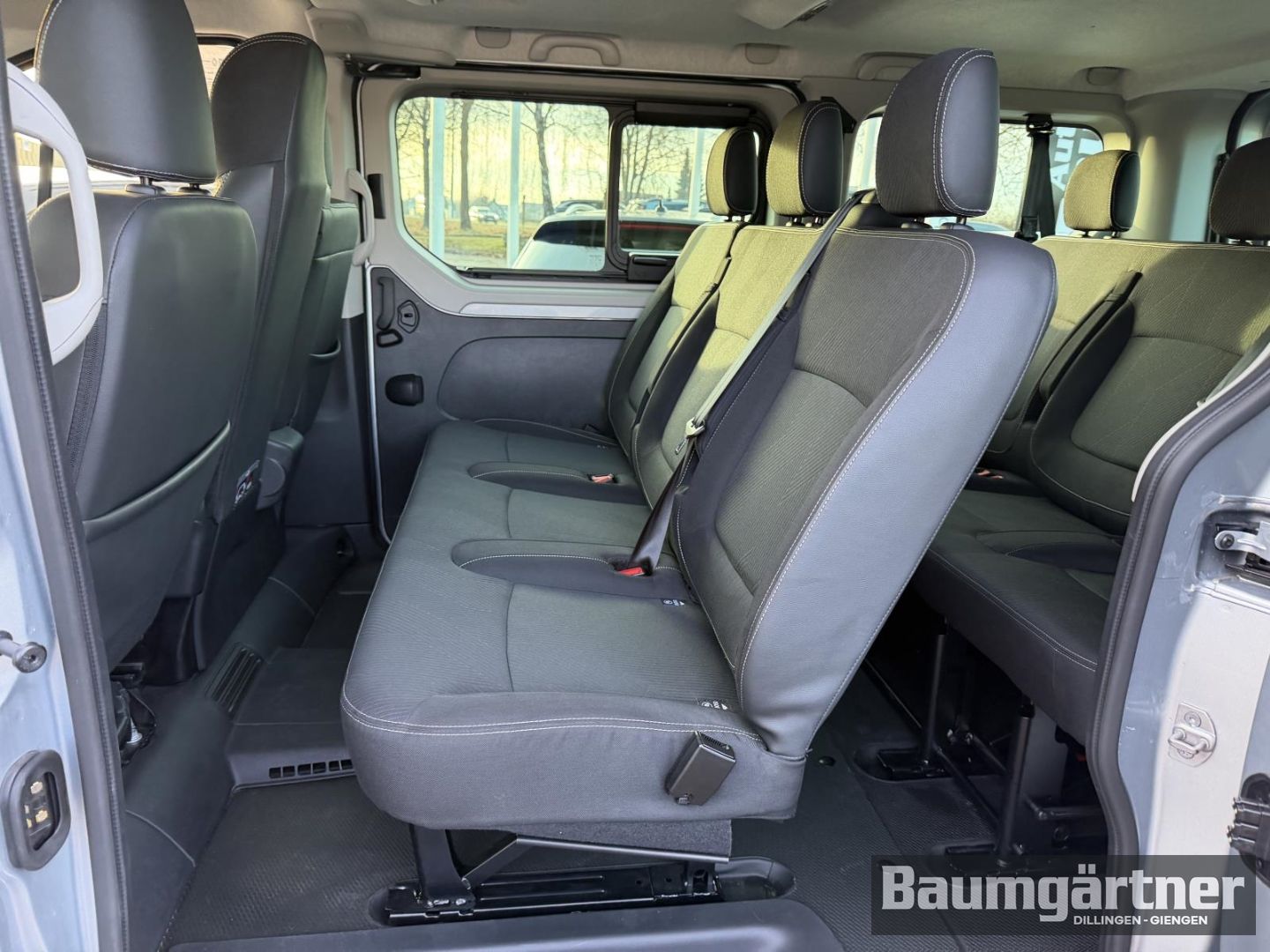 Fahrzeugabbildung Renault Trafic Combi Evolution Blue dCi 150 EDC 9-Sitzer