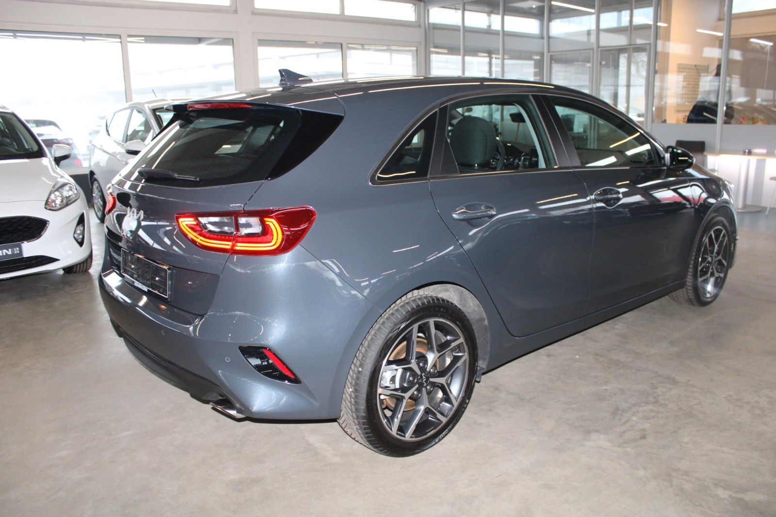 Fahrzeugabbildung Kia cee'd / Ceed Spirit Aut. LED NAVI ACC BLIS uvm.