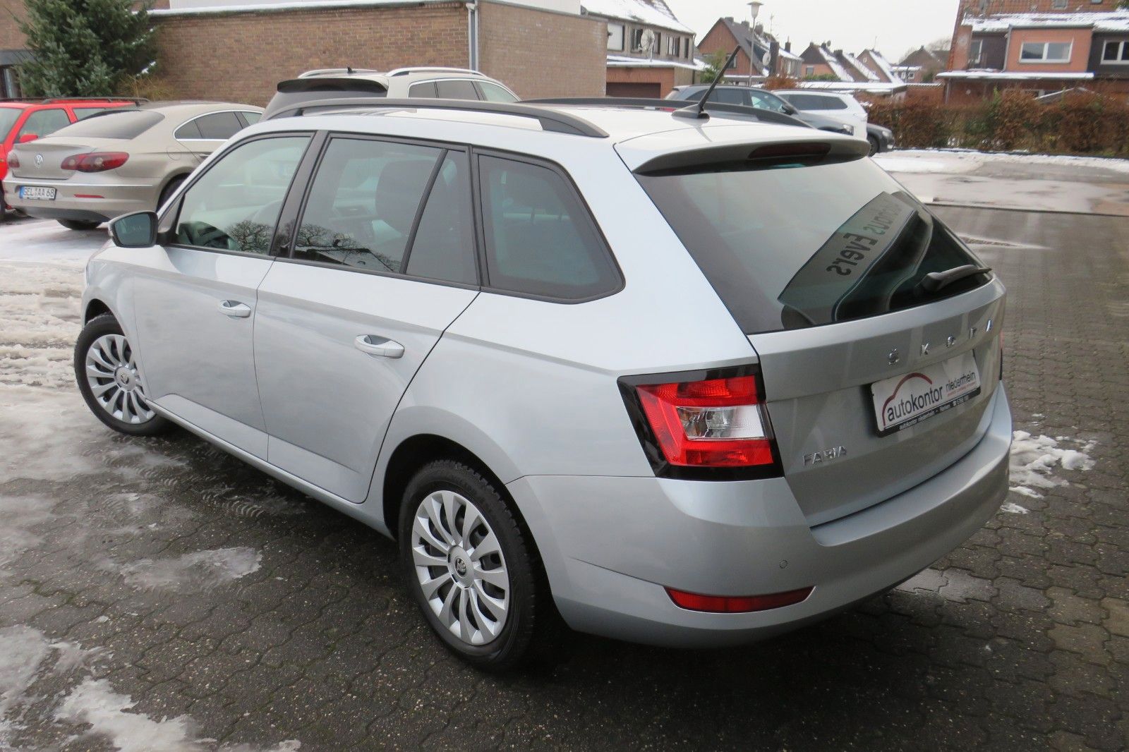 Fahrzeugabbildung SKODA Fabia Combi Ambition SITZH. GJ GRA PDC APP 1.H