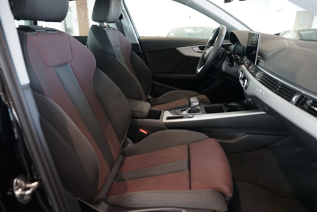 AUDI A4 Limousine 40 TFSI quattro advanced | AHK AUDI A4 Limousine 40 TFSI quattro advanced | AHK