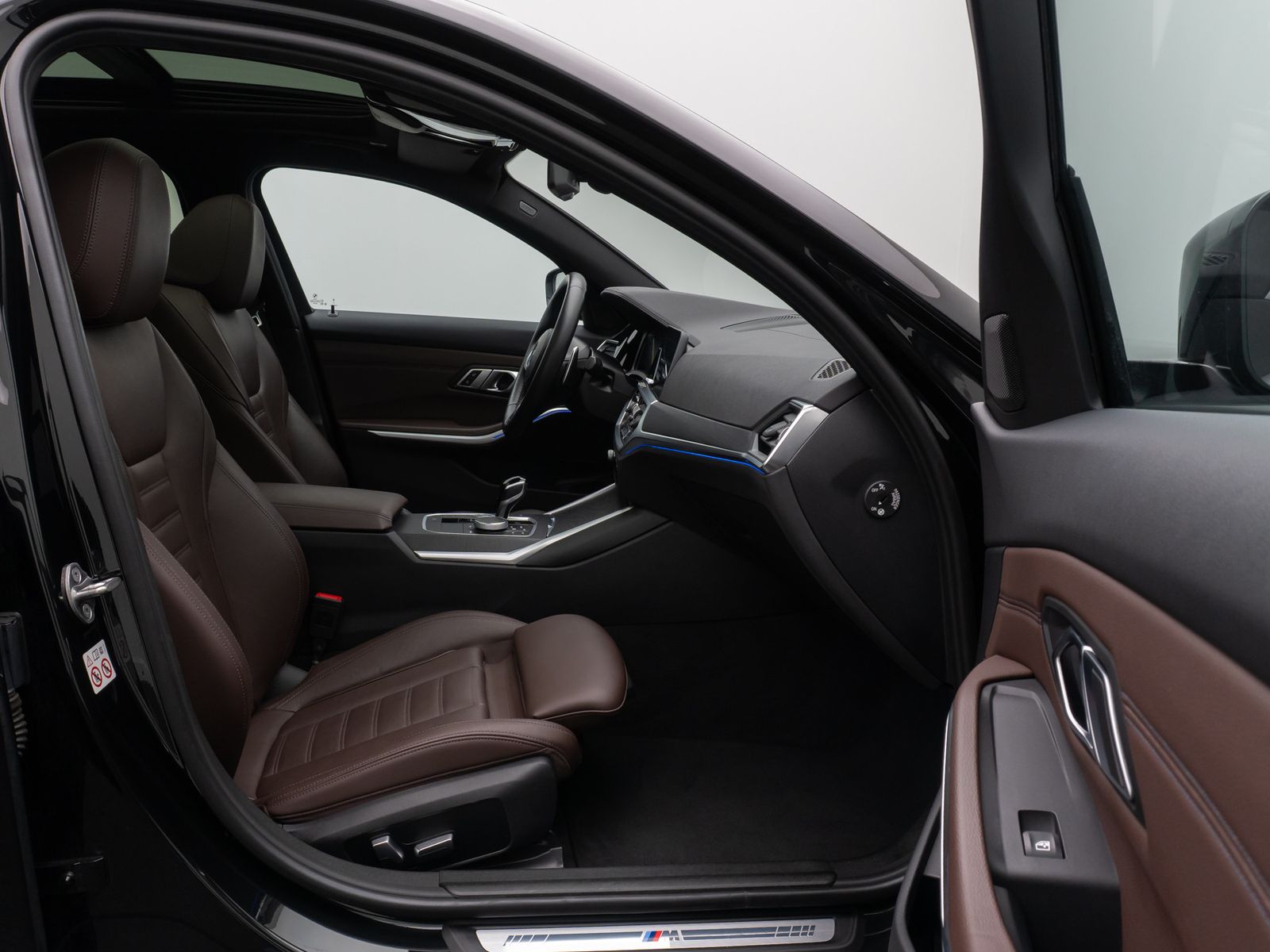 Fahrzeugabbildung BMW 330d M Sport DAB Kamera Leder ACC Alarm Pano 19"