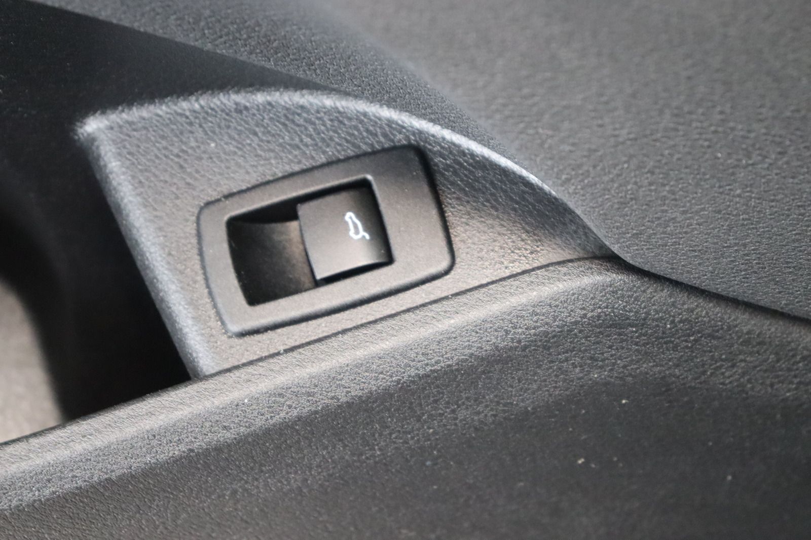 Fahrzeugabbildung BMW X1 xDrive18d * LED * Navi * RFK