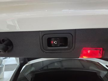 Bild 10 Mercedes-Benz A 220 Lim. AMG 4Matic Pano AHK MBUX