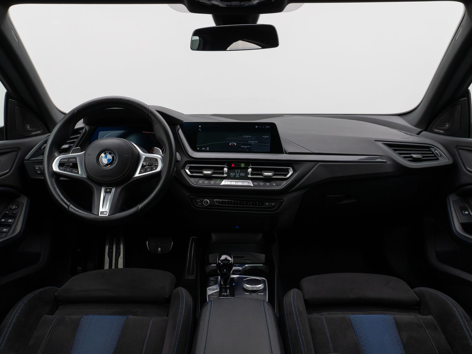 Fahrzeugabbildung BMW 220i Gran Coupé xDr M Sport Panorama Kamera H/K
