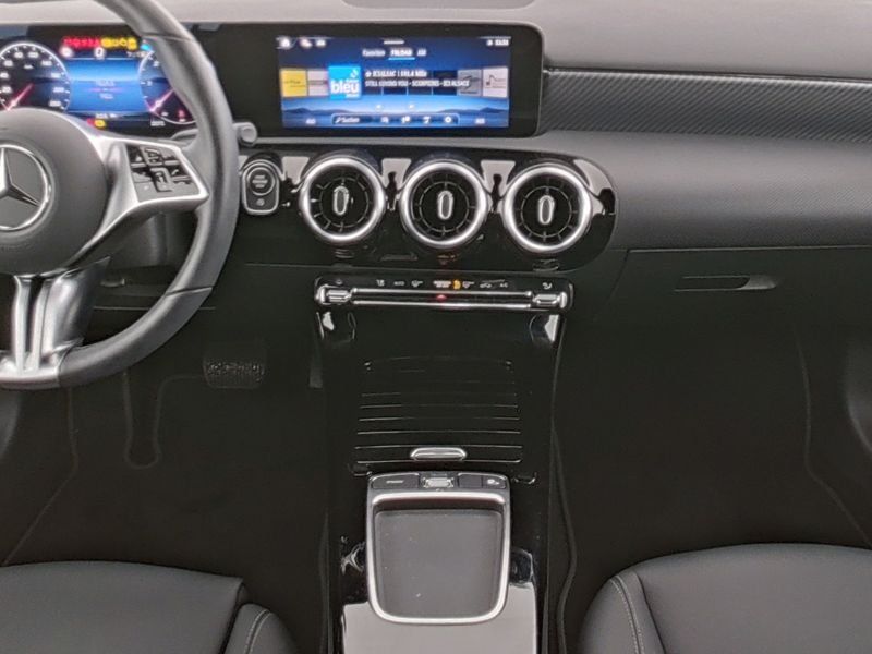 Fahrzeugabbildung Mercedes-Benz A 180 d PROGRESSIVE*APPLE-CARPLAY*KAM*WINTER-PAK