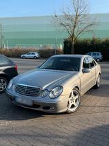 Mercedes-Benz E320 W211 - Mercedes-Benz E 320: W211