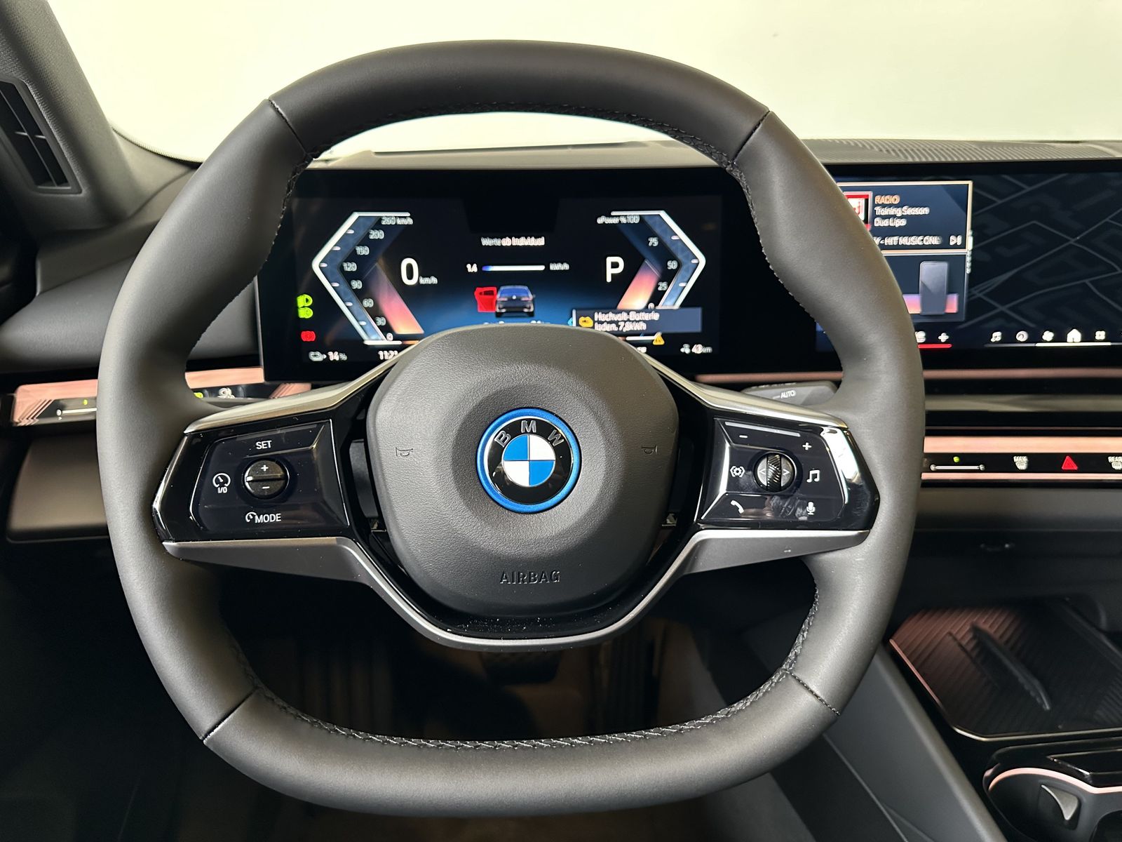 Fahrzeugabbildung BMW i5 xDrive40 Anhängerkupplung, aktive Sitzbelüftu