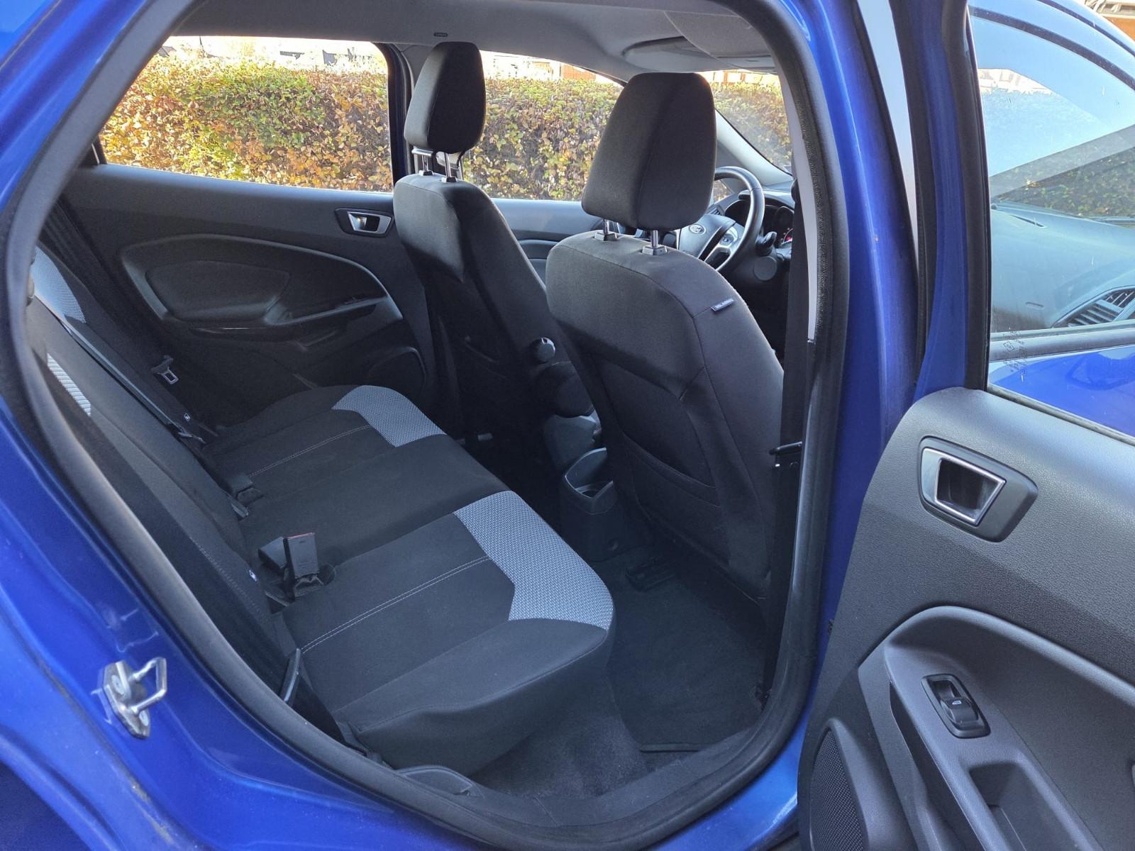 Ford EcoSport 2015 — photo 11