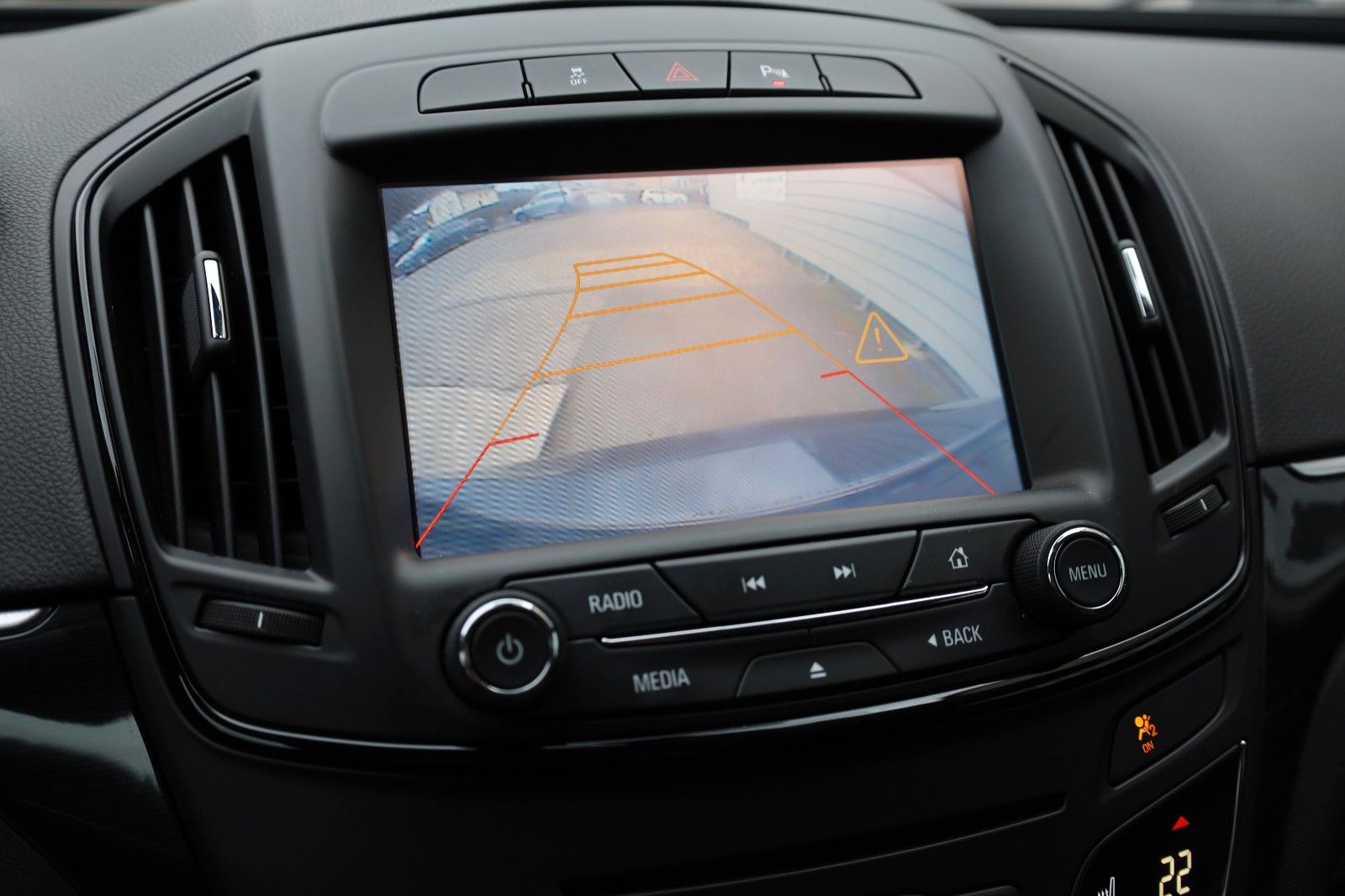 Fahrzeugabbildung Opel Insignia A ST Innovation Navi,Xenon,Kamera,SR+WR