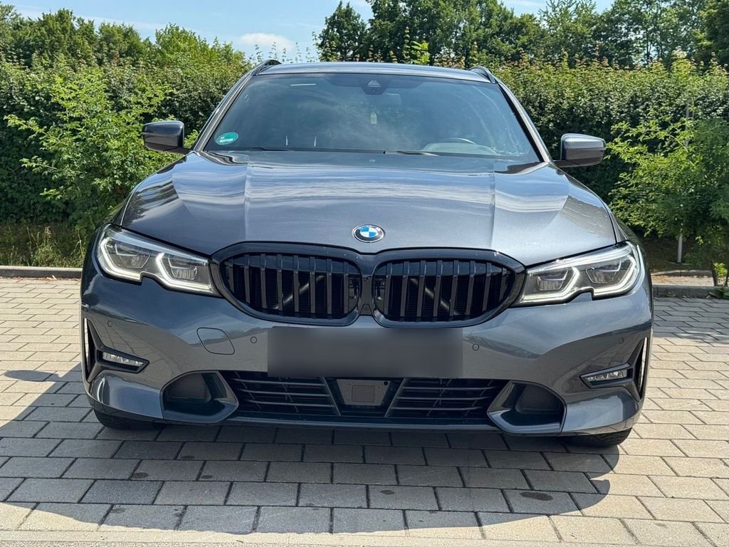 Image of BMW 320