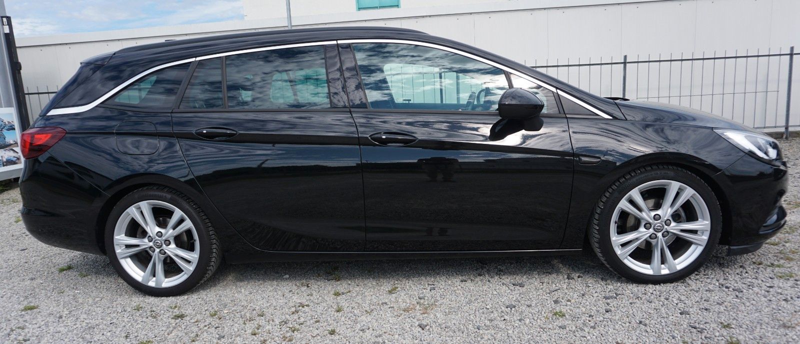 Fahrzeugabbildung Opel Astra K Sports Tourer Ultimate,Leder,LED,Nav,OPC