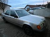 Mercedes-Benz Mercedes Benz W124 - Mercedes-Benz W124 aus dem Jahr 1989