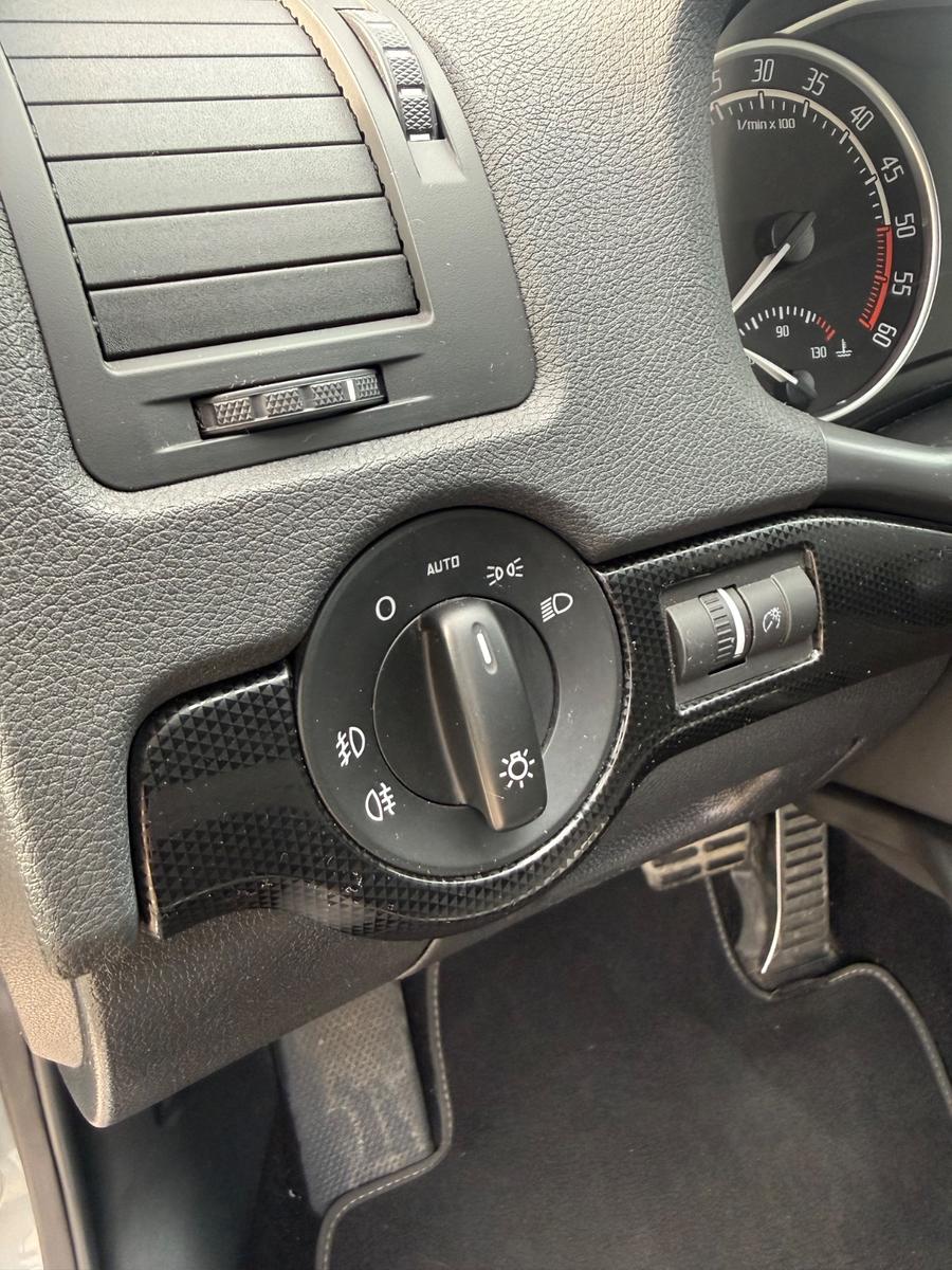 SKODA OCTAVIA COMBI RS 2.0 TDI 170ch BVA Sièges chauffants sport