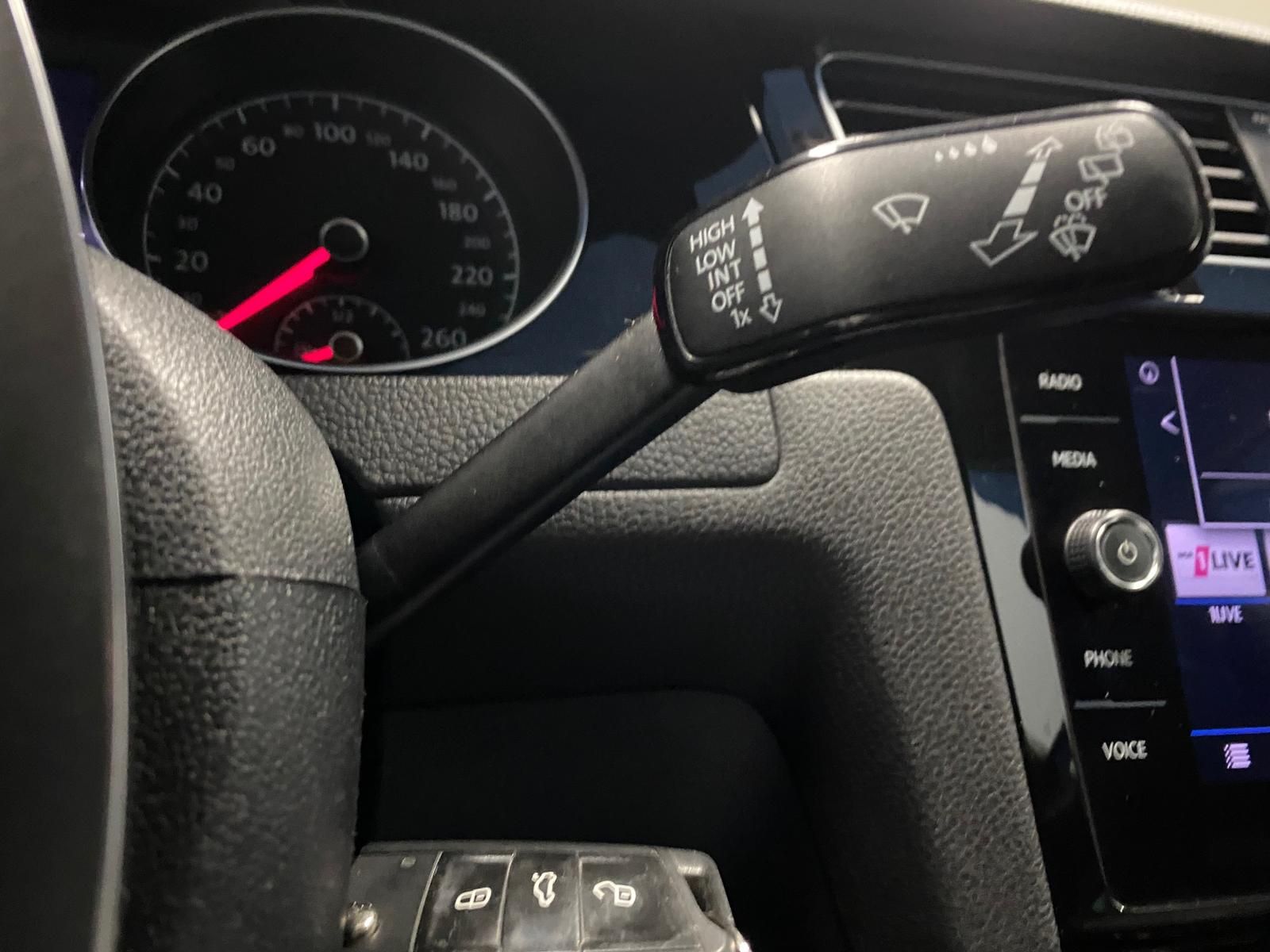 Fahrzeugabbildung Volkswagen Golf 1.0 TSI Join+ALLWETTER+KLIMA+SITZHEIZ+NAVI+