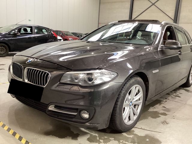 BMW 520d xDrive Panorama Lenkradheizung HarmanKardon