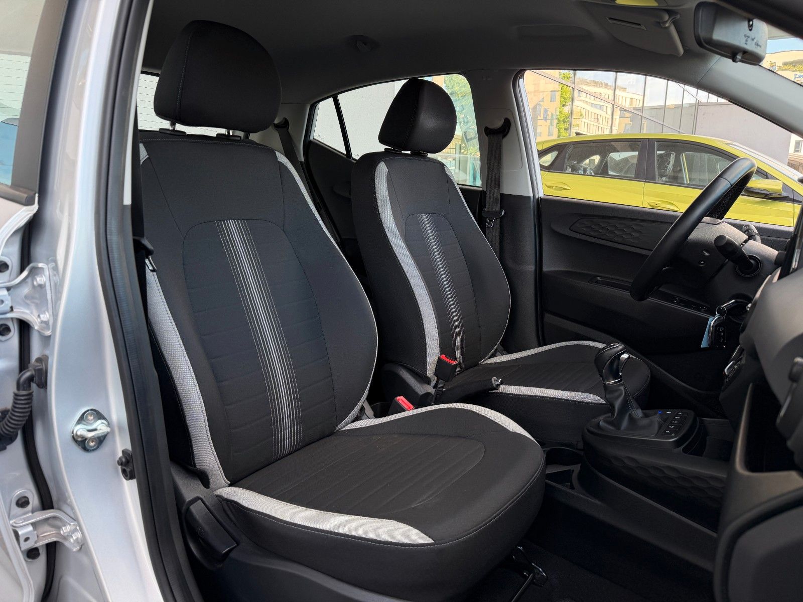 Fahrzeugabbildung Hyundai i10 Trend 84PS Automatik/PDC/SHZ!