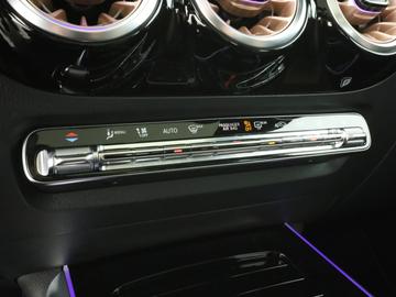 2021 Mercedes-BENZ EQA — миниатюра 14