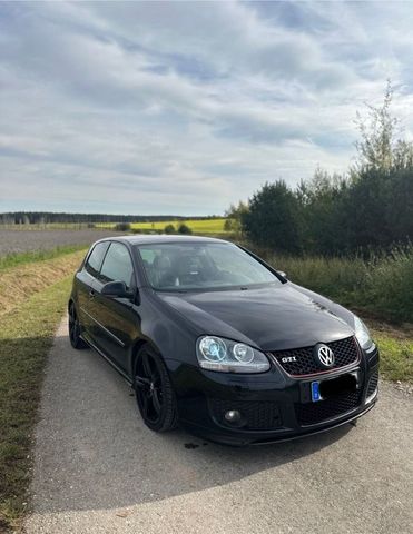 Volkswagen VW Golf 5 GTI Pirelli