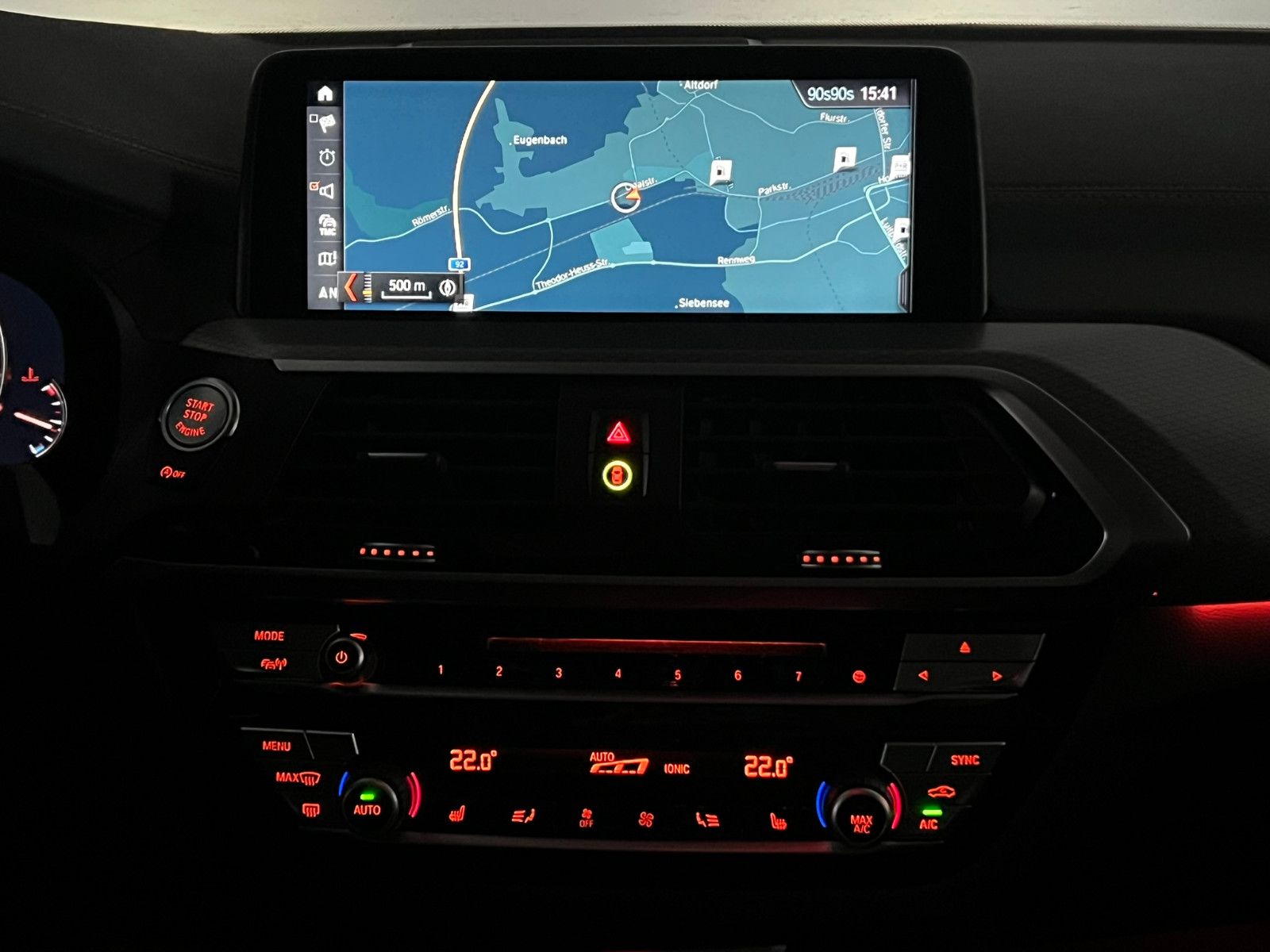 Fahrzeugabbildung BMW X4 xDrive 30 i M SPORT/AHK/ACC/LED/H&K/PANO/STHZ