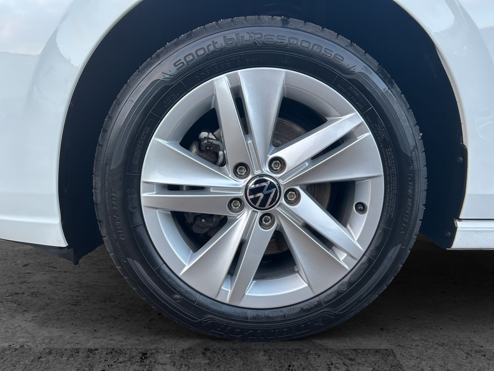 Fahrzeugabbildung Volkswagen Golf VIII TSI DSG MatrixLED Kamera ACC