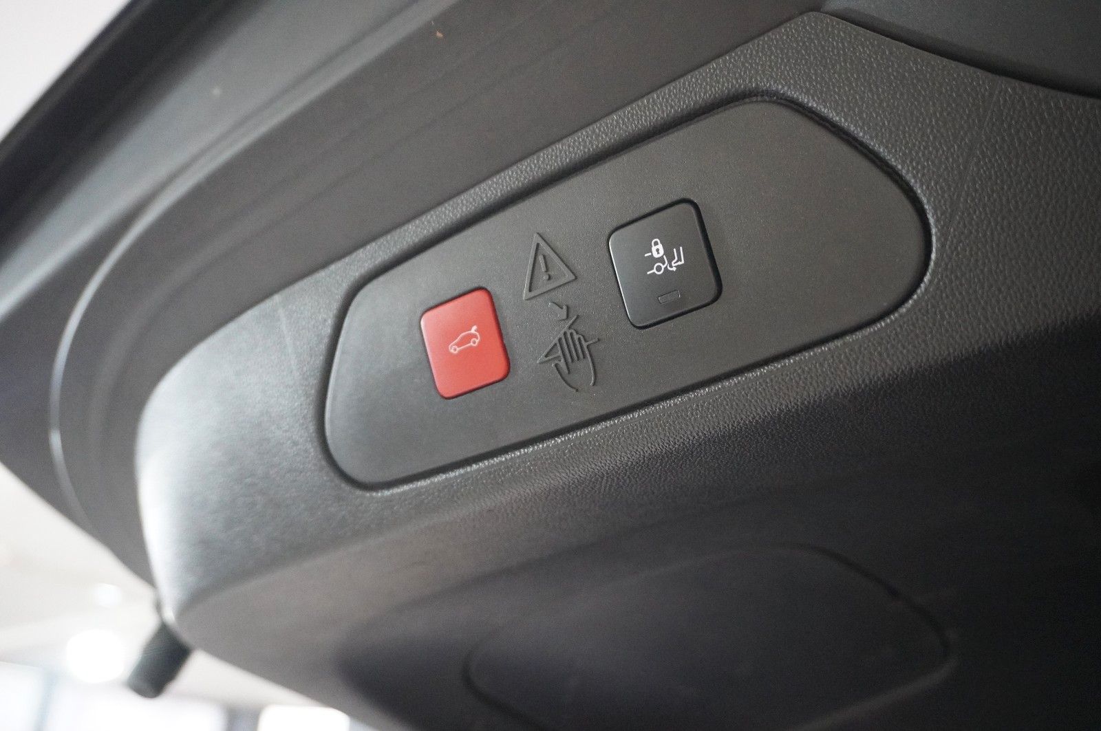 Fahrzeugabbildung Opel Grandland (X) 1.6 HYBRID 4X4 ULTIM. NAVI/360°/SH