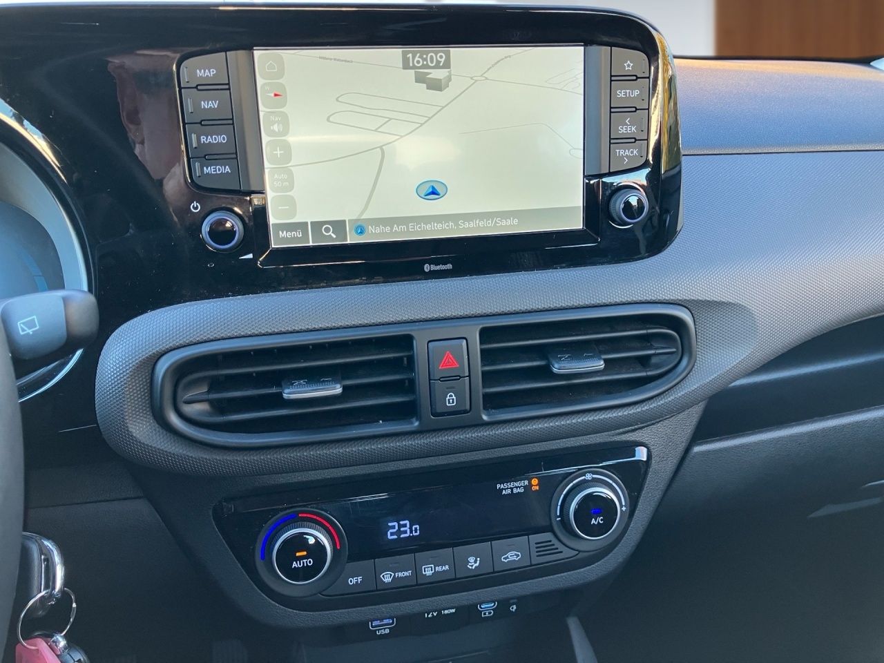 Fahrzeugabbildung Hyundai i10 TREND SHZ*LHZ*NAVI*ZV*USB*