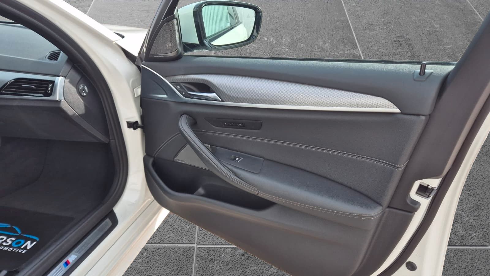 Fahrzeugabbildung BMW 530D XDRIVE M SPORT H&K MEMORY HUD KAM PANO AHK