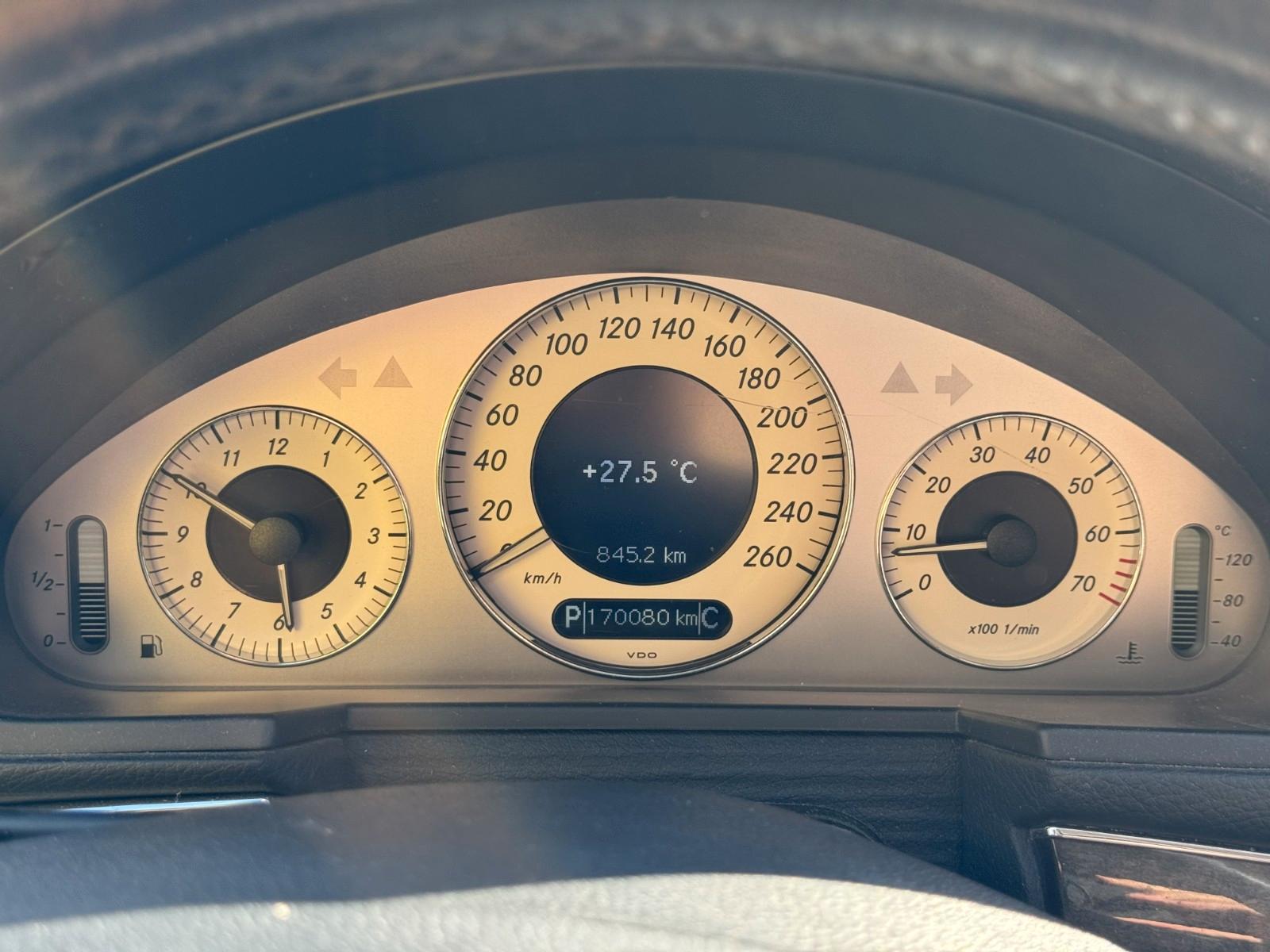 Mercedes-Benz E200 2006 — photo 5