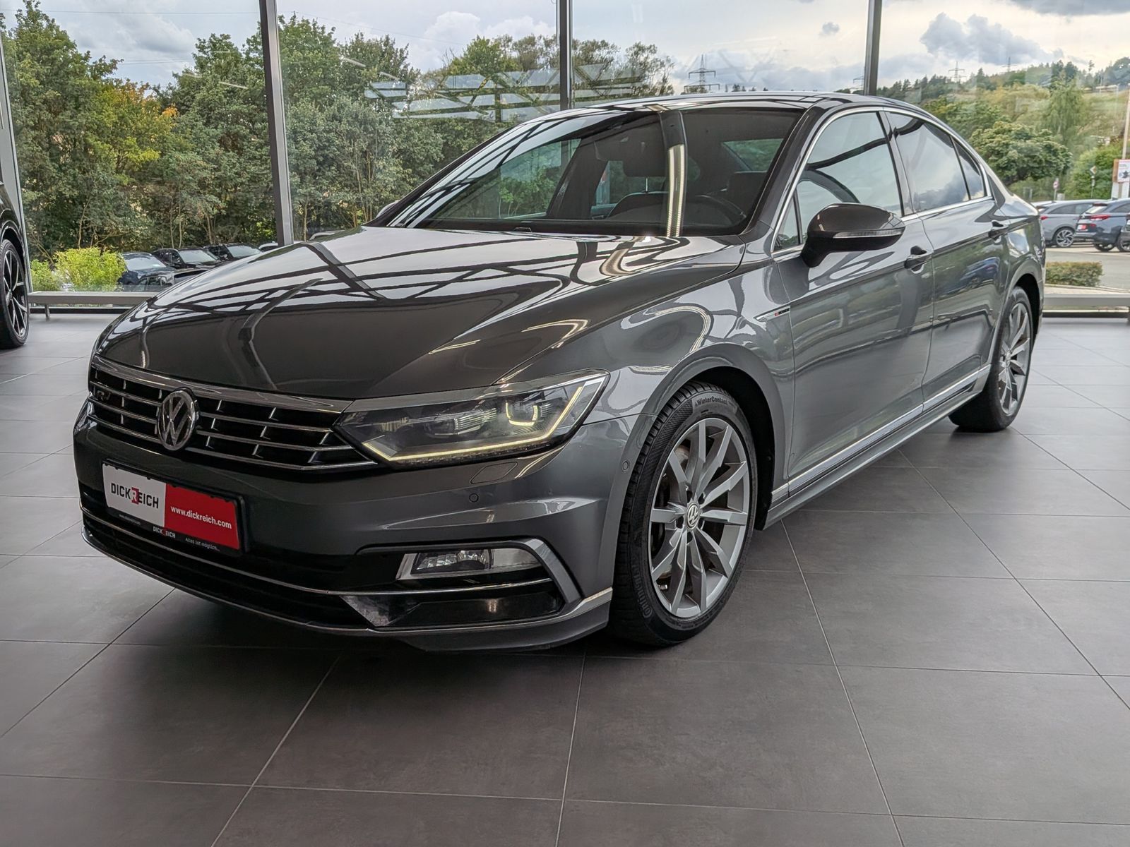 Fahrzeugabbildung Volkswagen Passat 2.0 TDI Lim. High/R-Line 4Motion ACC Pano