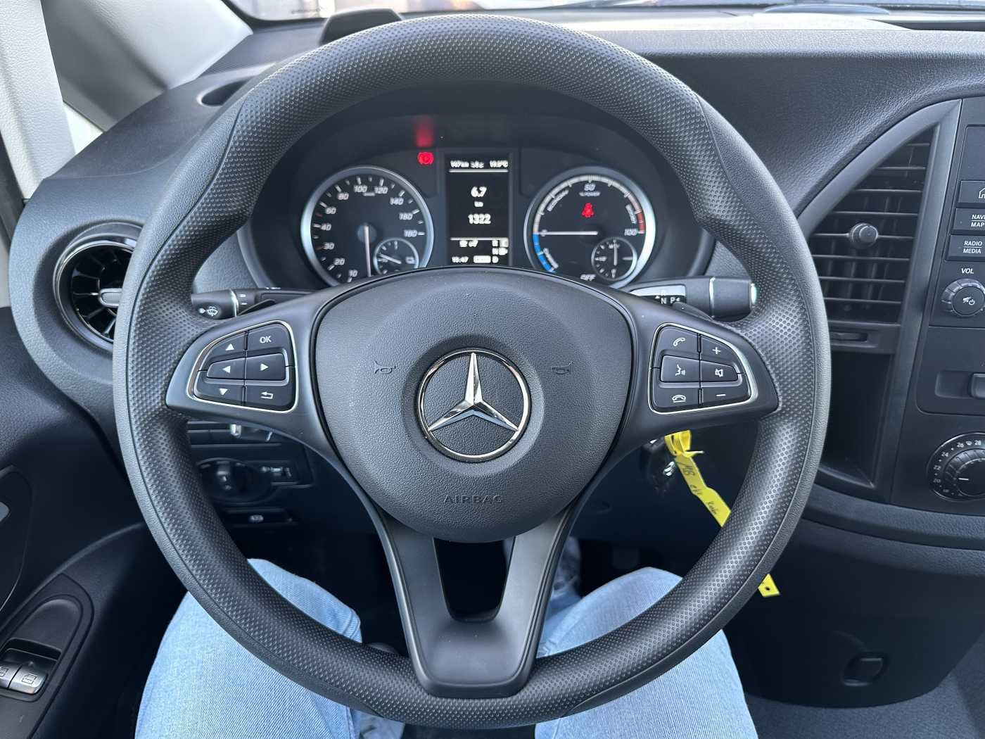 Fahrzeugabbildung Mercedes-Benz eVito 112 Klima Kamera Audio 30 Sitzheiz Tempom.