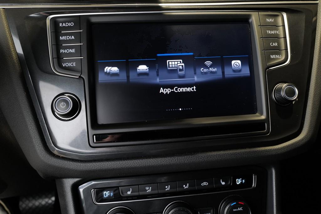 Volkswagen Tiguan 2.0TDI DSG Highline 4Motion AHK 360° Navi