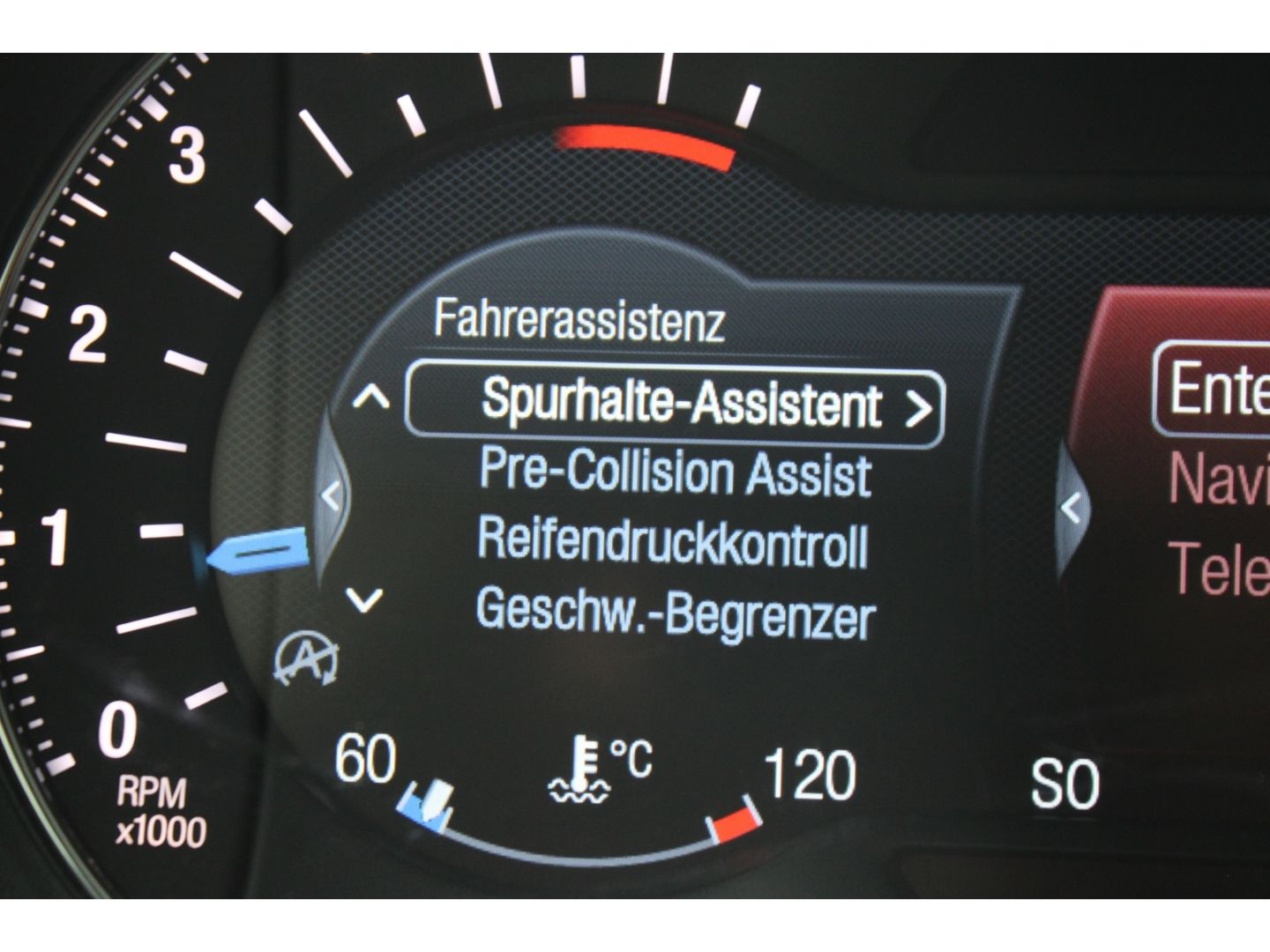 FORD S-Max Titanium 2.0 TDCi LED TWA GRA Winter-P. DA - Image 17