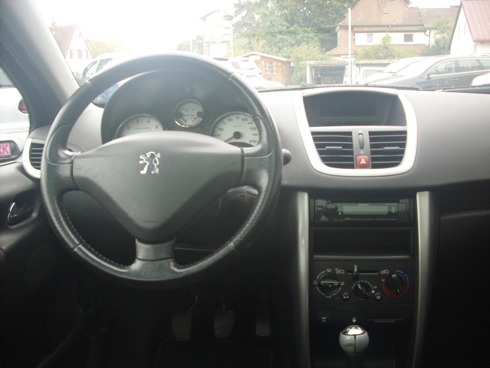 Peugeot 207 2007 — photo 17