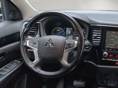 MITSUBISHI Outlander PHEV Spirit 4WD Scheckheft Mitsubishi