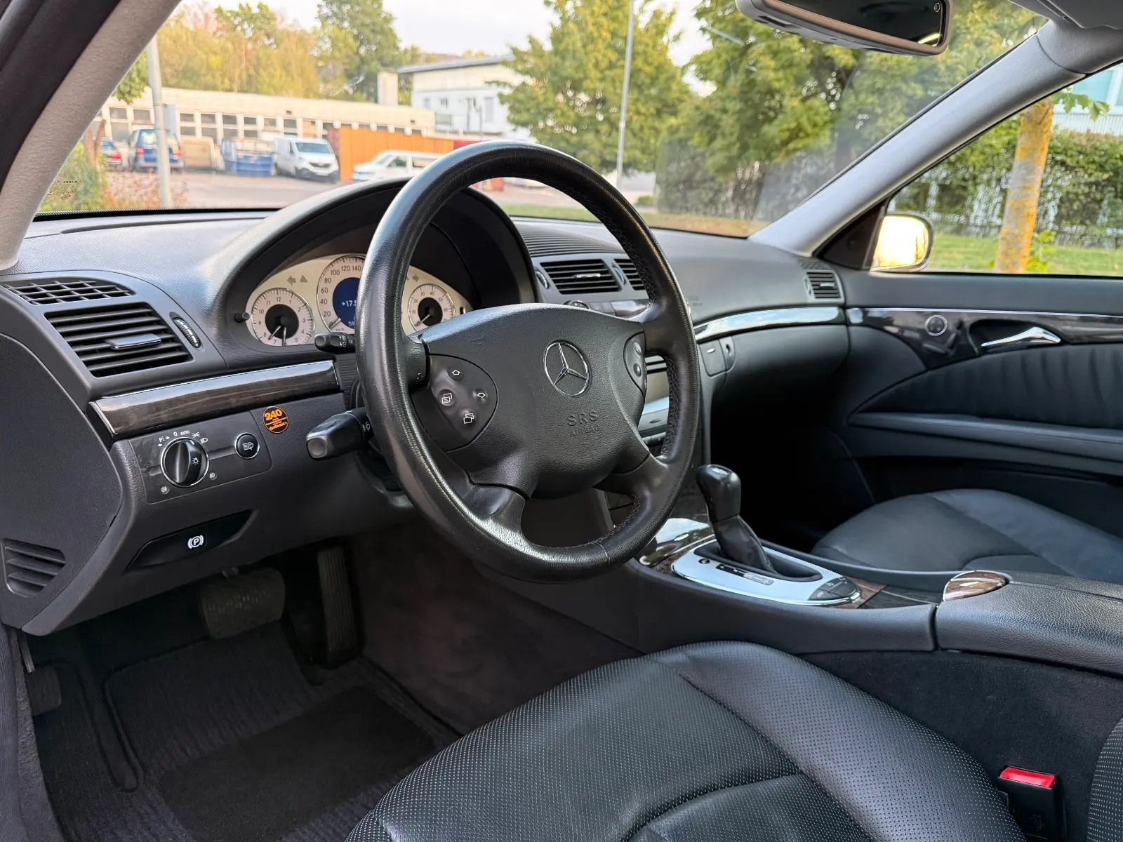 Mercedes-Benz E-Klasse E 500 Avantgarde,2.Hand,Unfallfrei,V8
