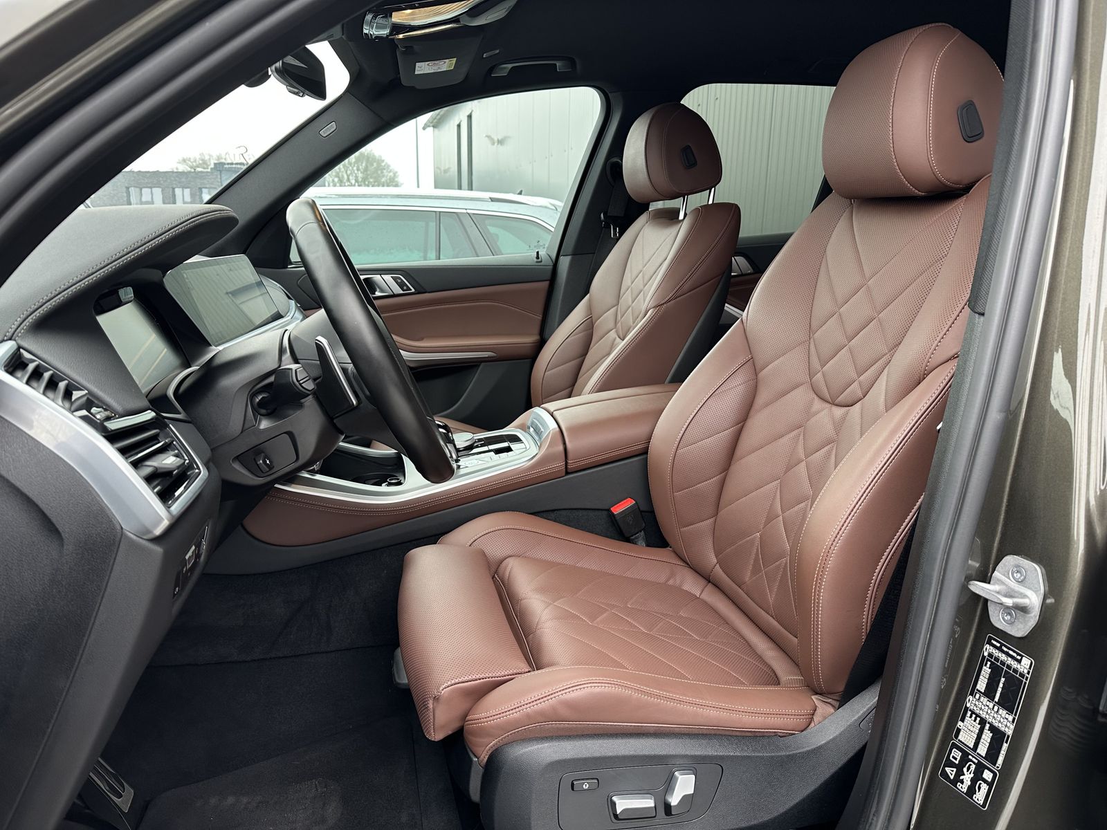 Fahrzeugabbildung BMW X5 xDrive30d M-Sport NAV+LASER+360°+HEAD-UP+DAP