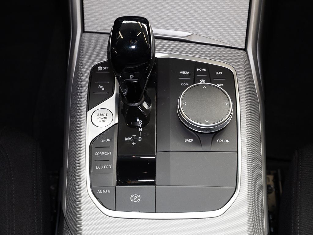 BMW 320d Touring (2019 - 2022) RFK NAVI Standh. LED foto 9