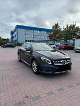 Mercedes-Benz GLA 180 AMG Line - 2. Hand A... - Mercedes-Benz GLA 180 Kombi Gebrauchtwagen