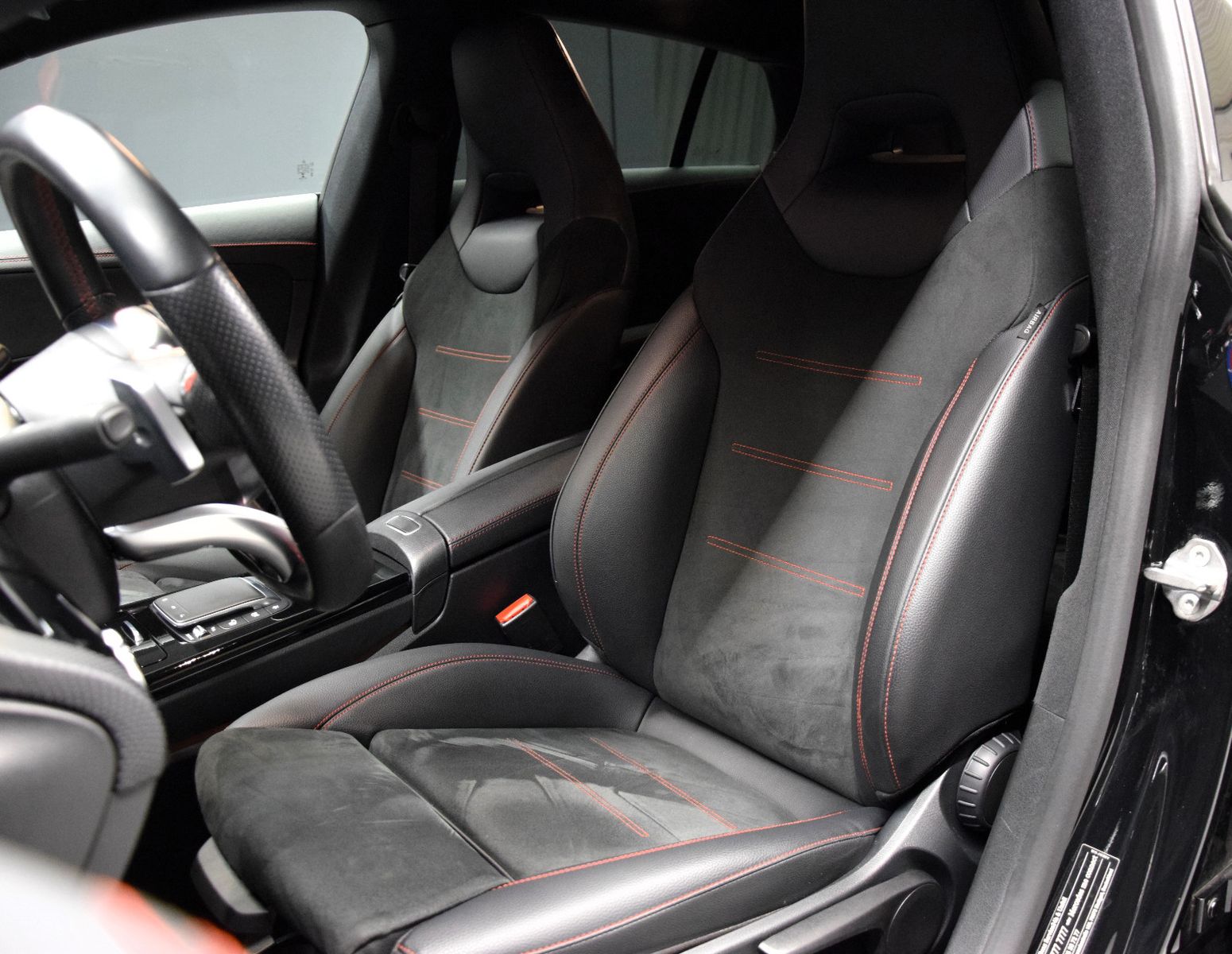 Fahrzeugabbildung Mercedes-Benz CLA 250 Shooting Brake AMG Kamera Night Tempomat