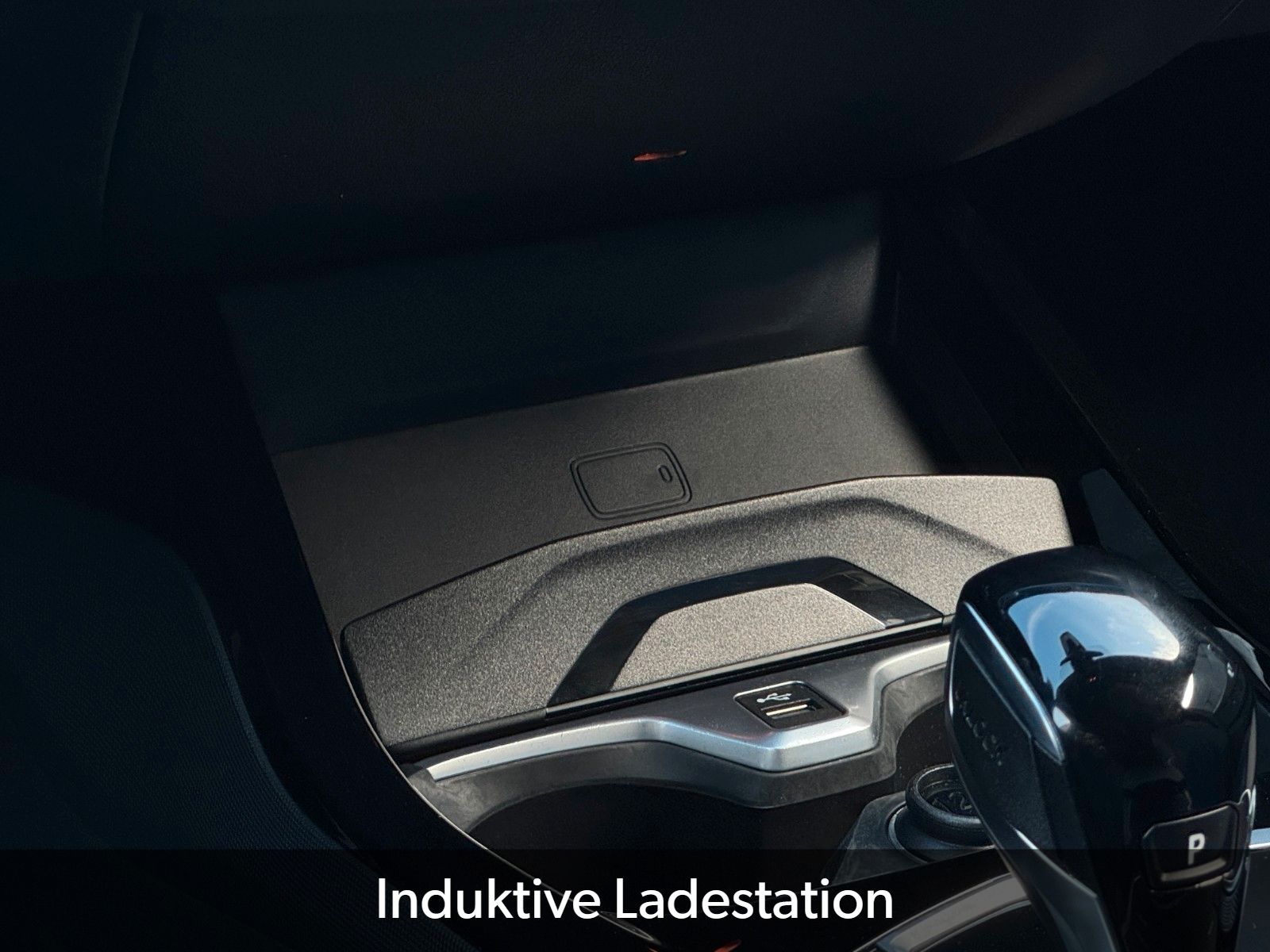 Fahrzeugabbildung BMW 118i M Sport SHZ HiFi Adap. LED PDC TEMP CarPlay