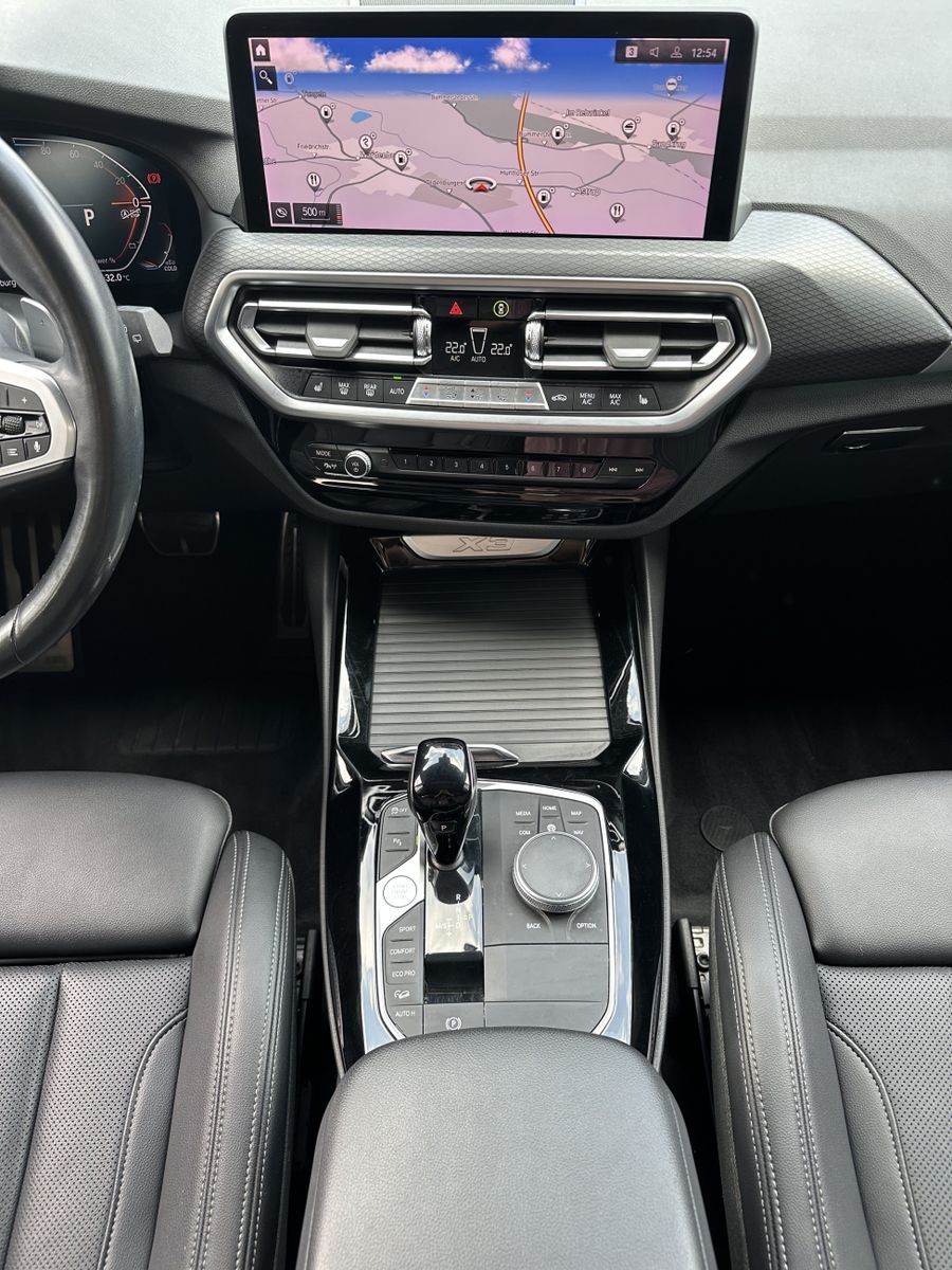 Fahrzeugabbildung BMW X3 xDrive20d M-Sport NAV+LED+PANORAMA+HIFI+VCOCK