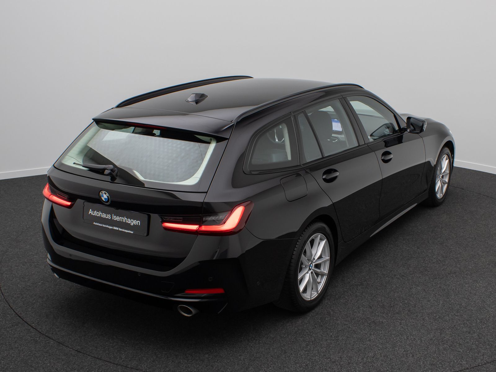Fahrzeugabbildung BMW 318i GeschwindigReg HUD DAB Kamera LED Sport