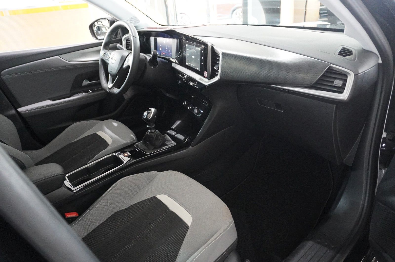 Fahrzeugabbildung Opel Mokka ELEGANCE 1.2T NAVI/LED/KAMERA/SPORT/SH/DAB